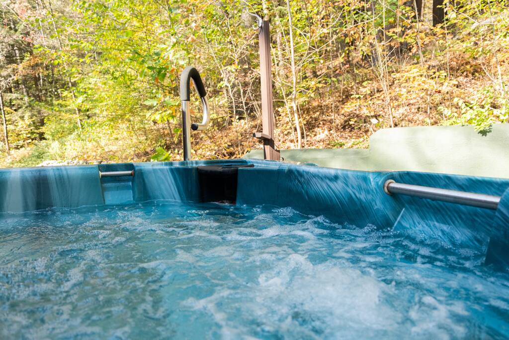 Hot tub