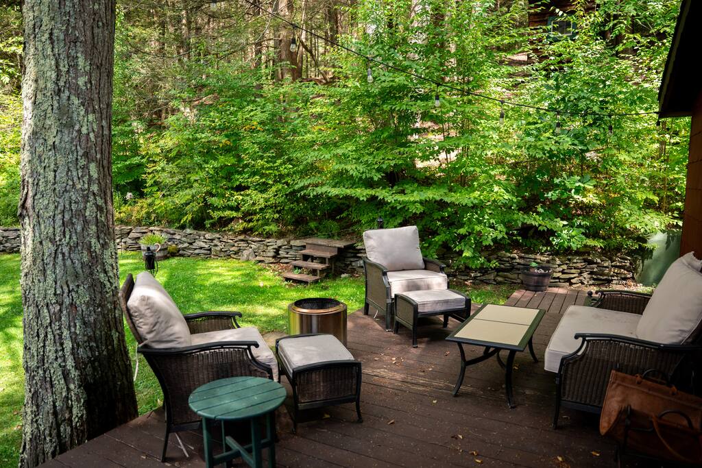 Backyard firepit seating